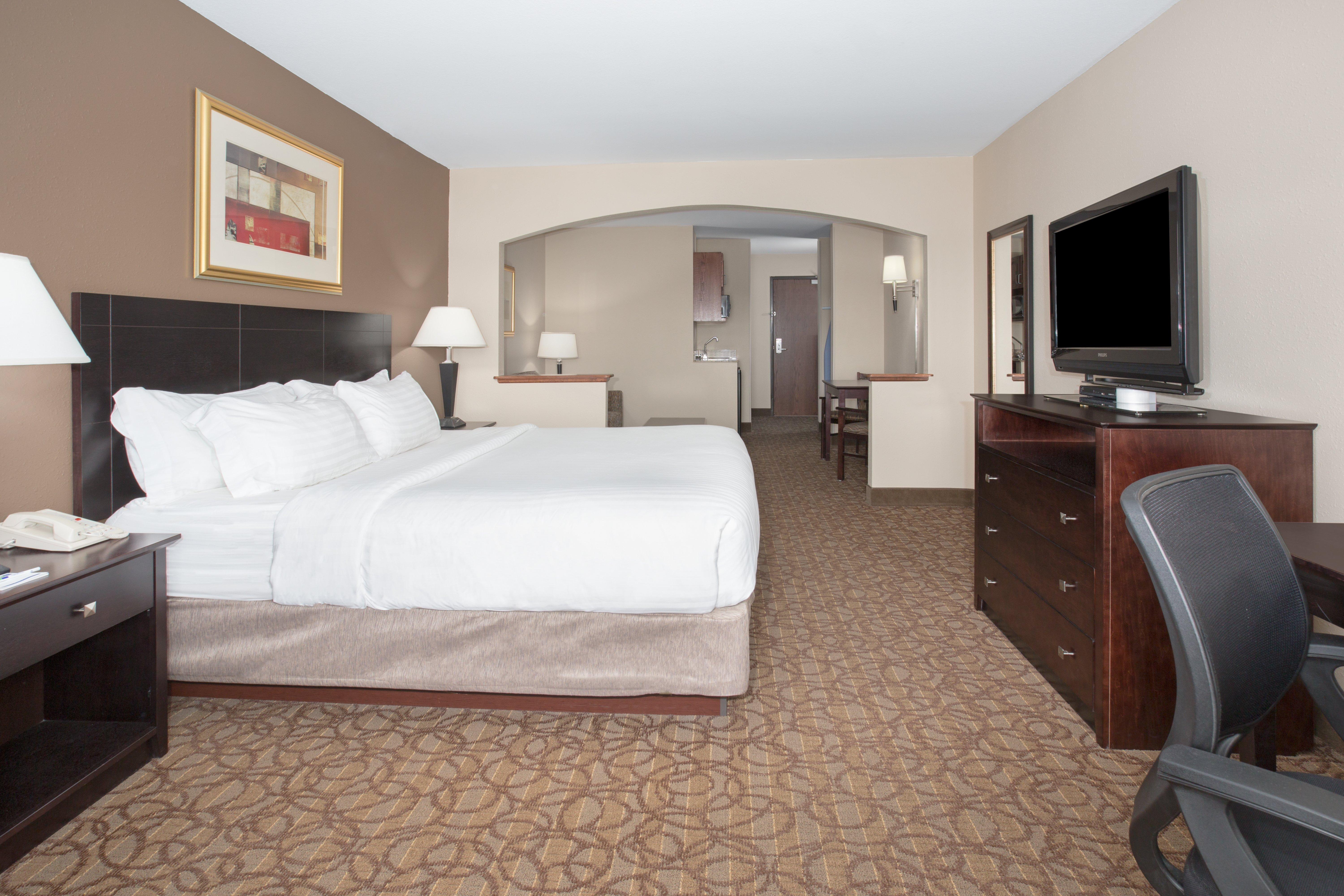 Holiday Inn Express Hotel & Suites Concordia Us 81 By Ihg Exteriör bild