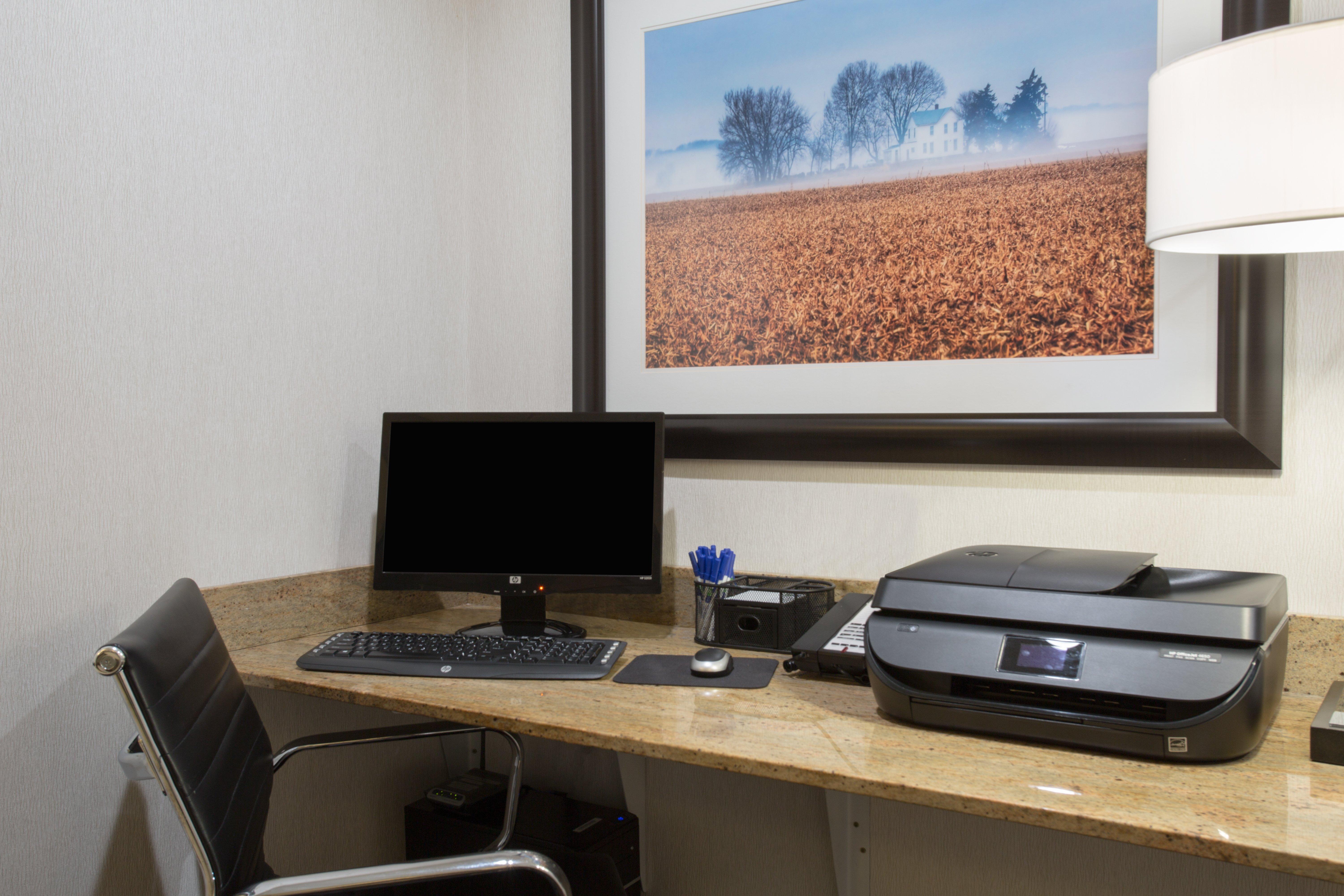 Holiday Inn Express Hotel & Suites Concordia Us 81 By Ihg Exteriör bild