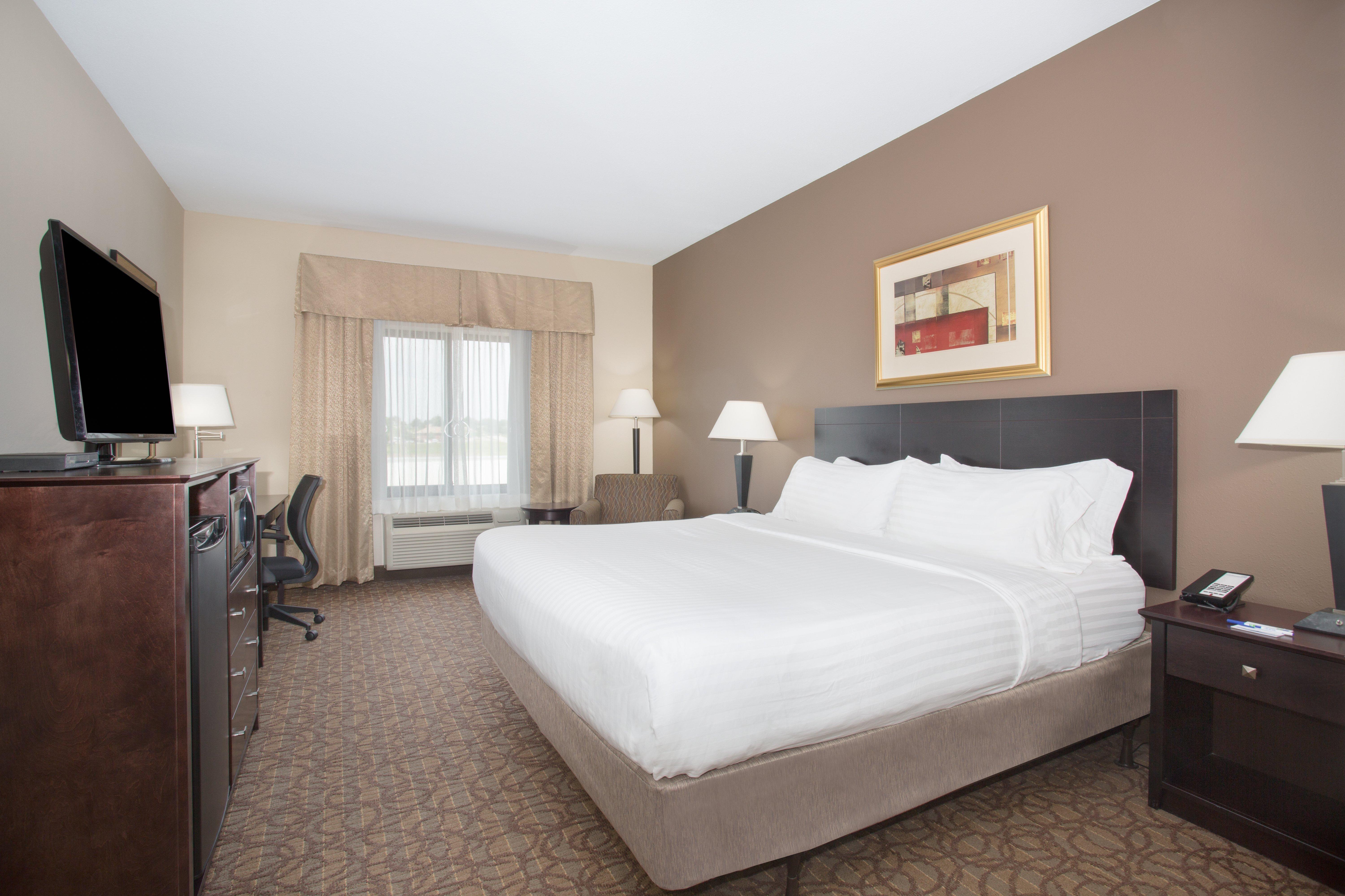 Holiday Inn Express Hotel & Suites Concordia Us 81 By Ihg Exteriör bild