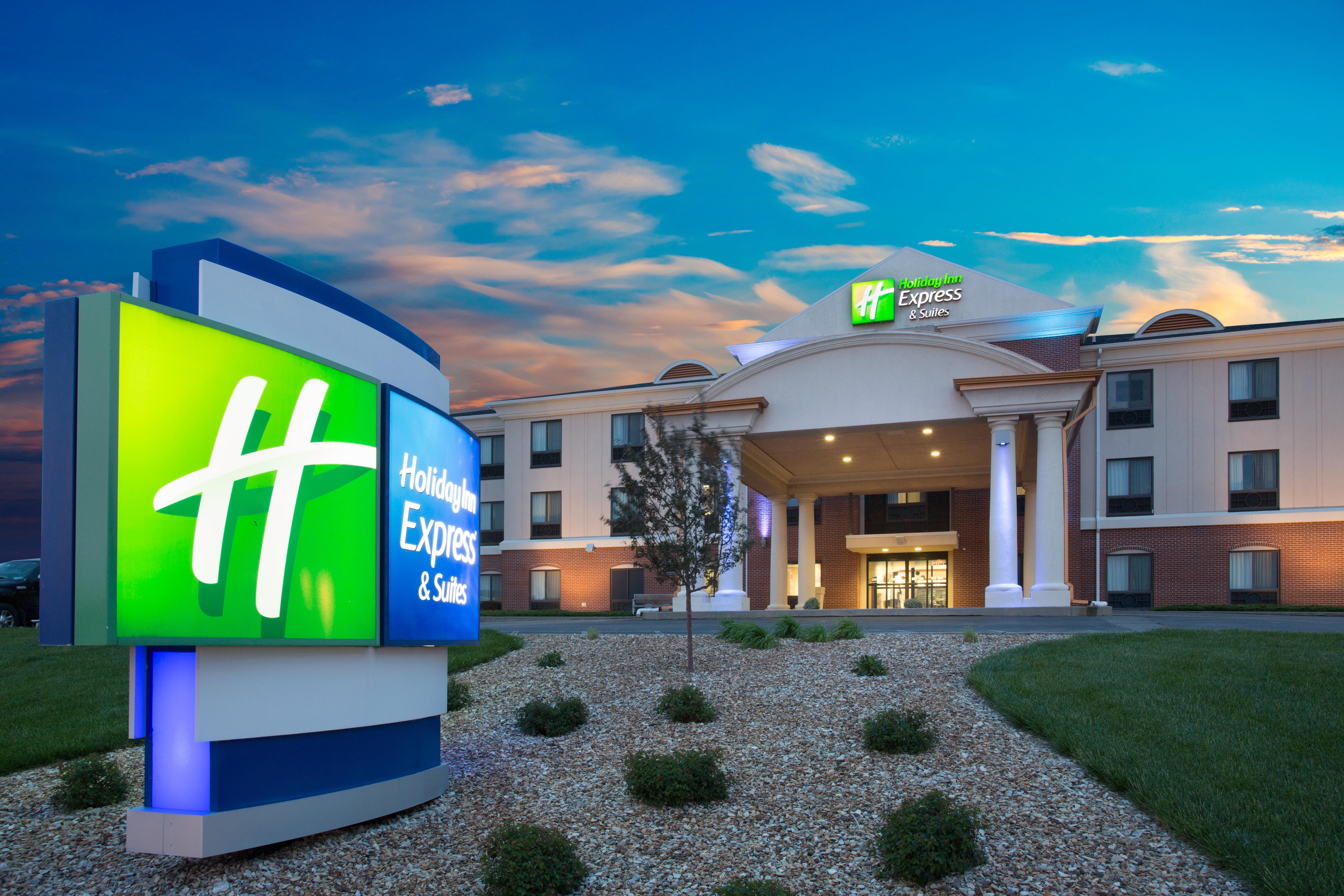 Holiday Inn Express Hotel & Suites Concordia Us 81 By Ihg Exteriör bild