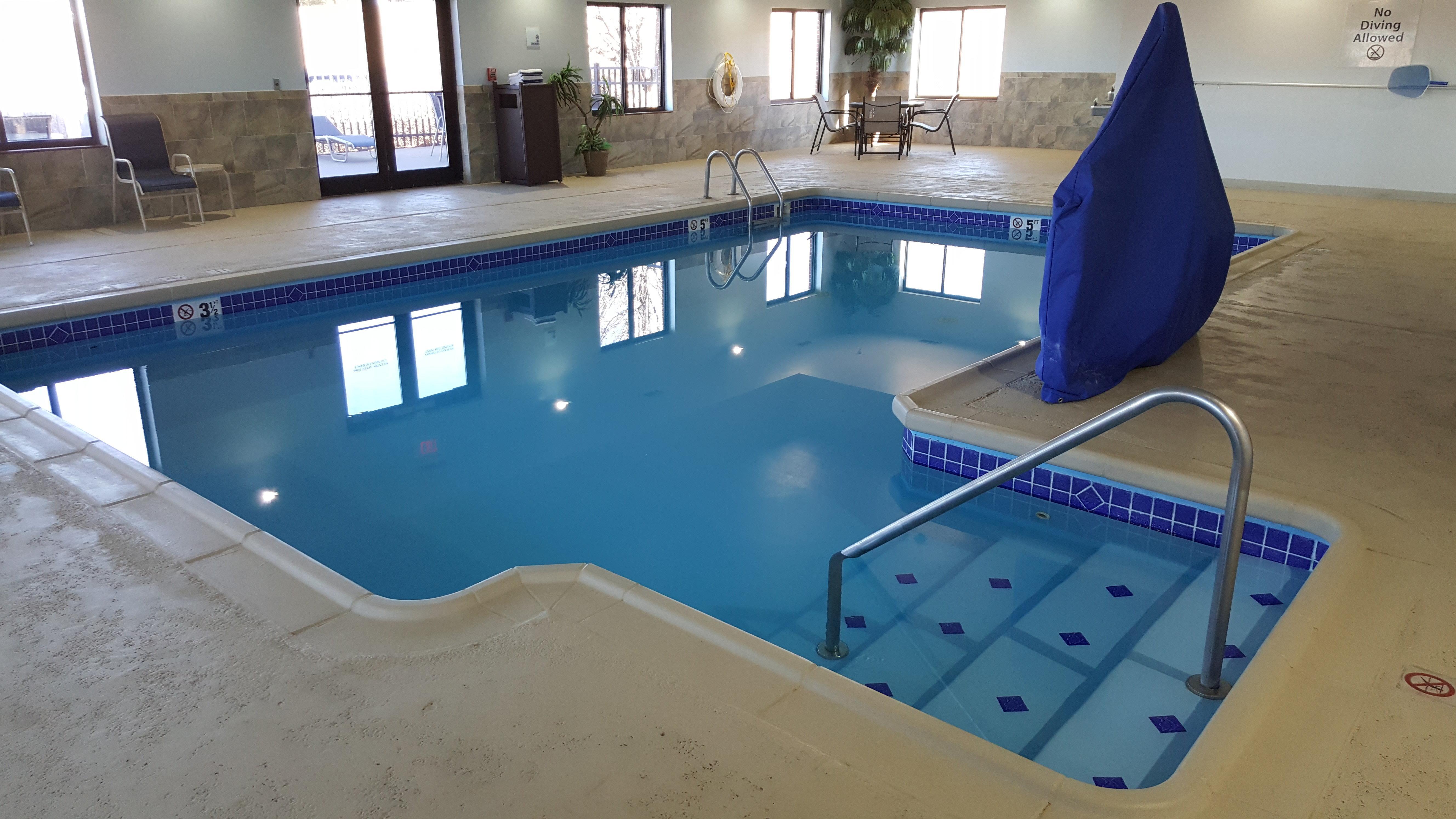 Holiday Inn Express Hotel & Suites Concordia Us 81 By Ihg Exteriör bild
