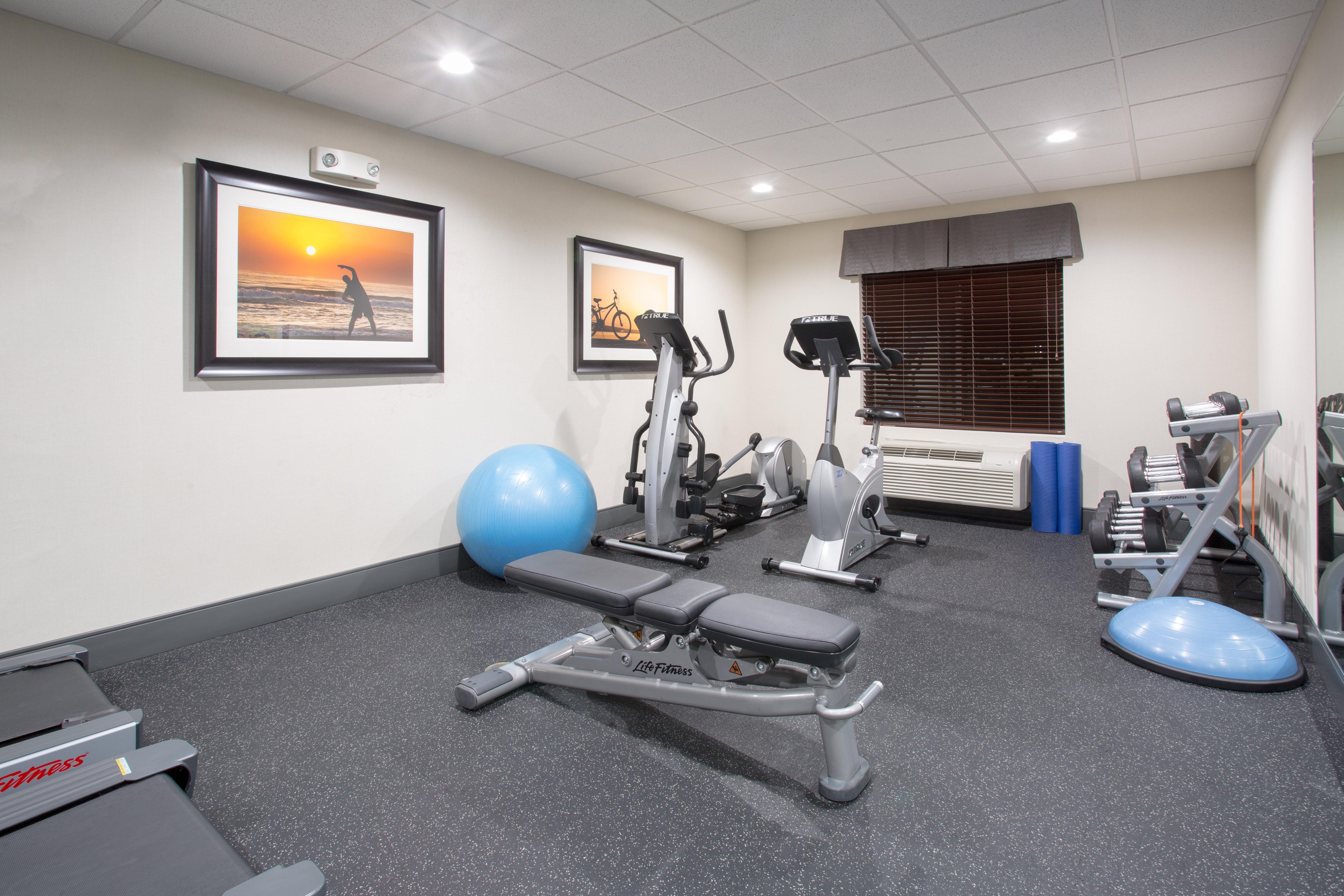 Holiday Inn Express Hotel & Suites Concordia Us 81 By Ihg Exteriör bild