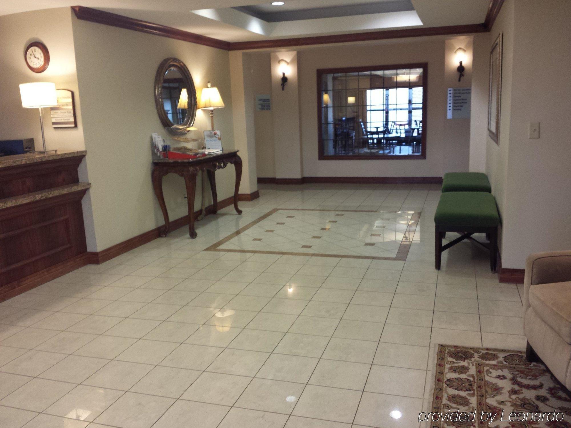 Holiday Inn Express Hotel & Suites Concordia Us 81 By Ihg Exteriör bild