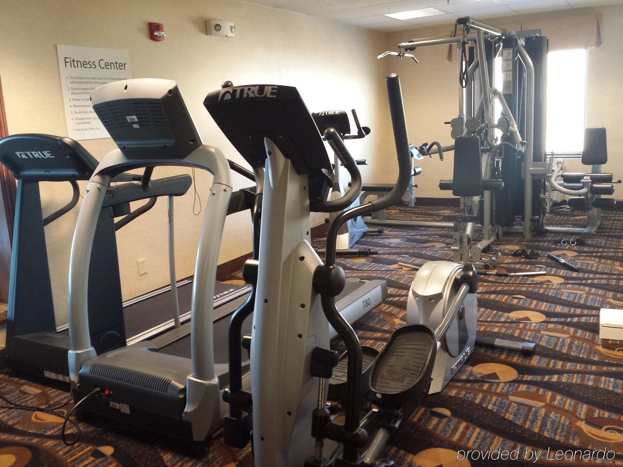 Holiday Inn Express Hotel & Suites Concordia Us 81 By Ihg Exteriör bild