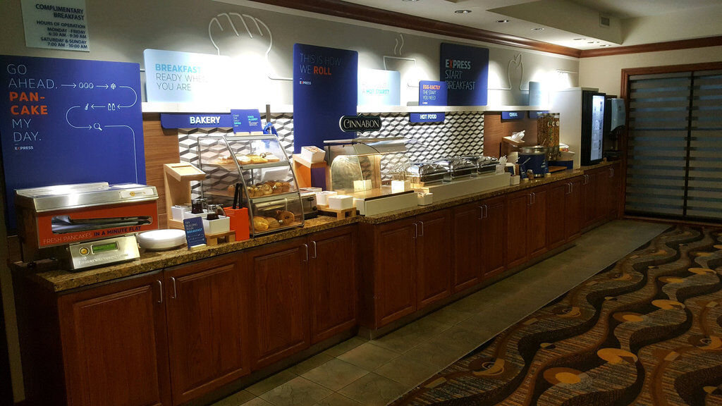 Holiday Inn Express Hotel & Suites Concordia Us 81 By Ihg Exteriör bild
